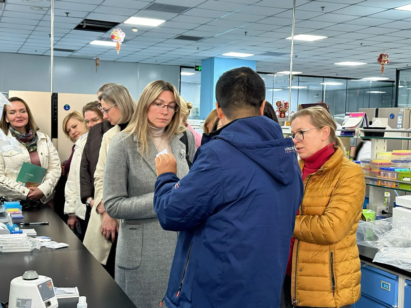 白俄罗斯农产品加工代表团到访纳百  深化中白食品检测领域技术交流​